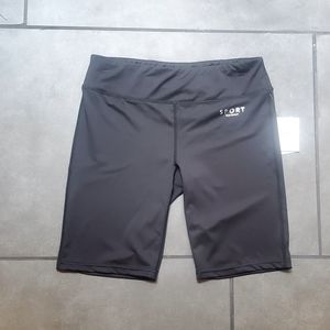 NWT Isaac Mizrahi Sport Basic Shorts